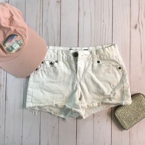 Cute Ripped Shorts🌤